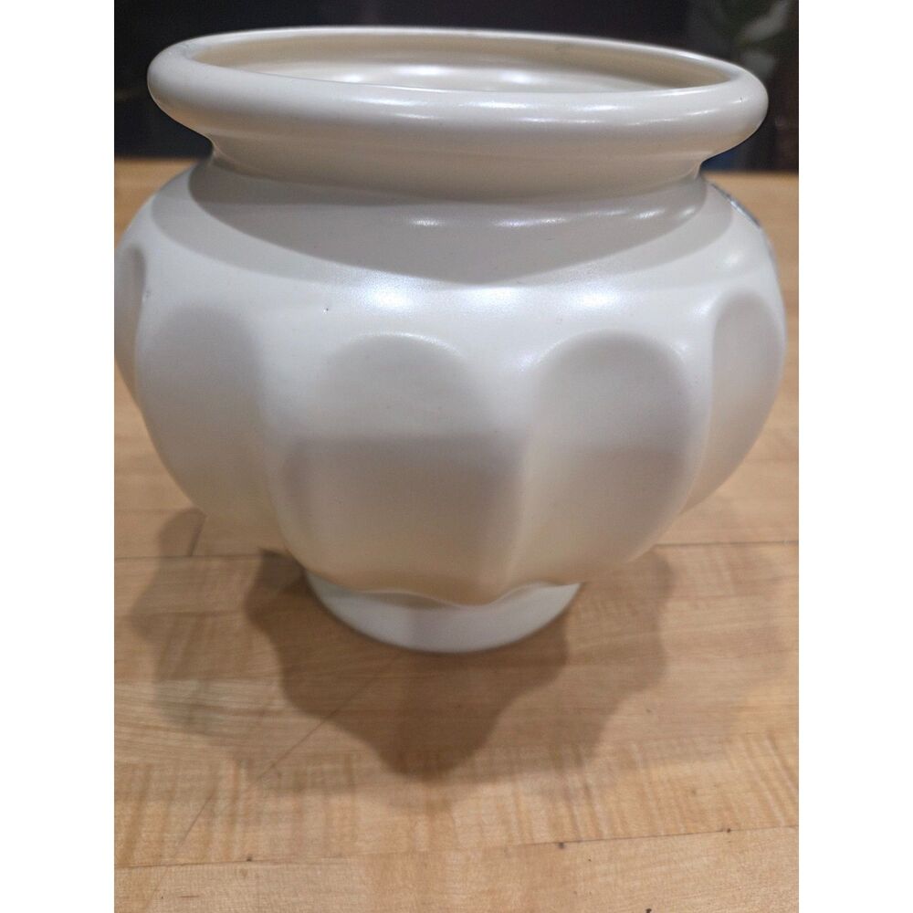 Vintage Large Haeger Pottery Macomb White Scalloped Planter Vase 7 Inch USA